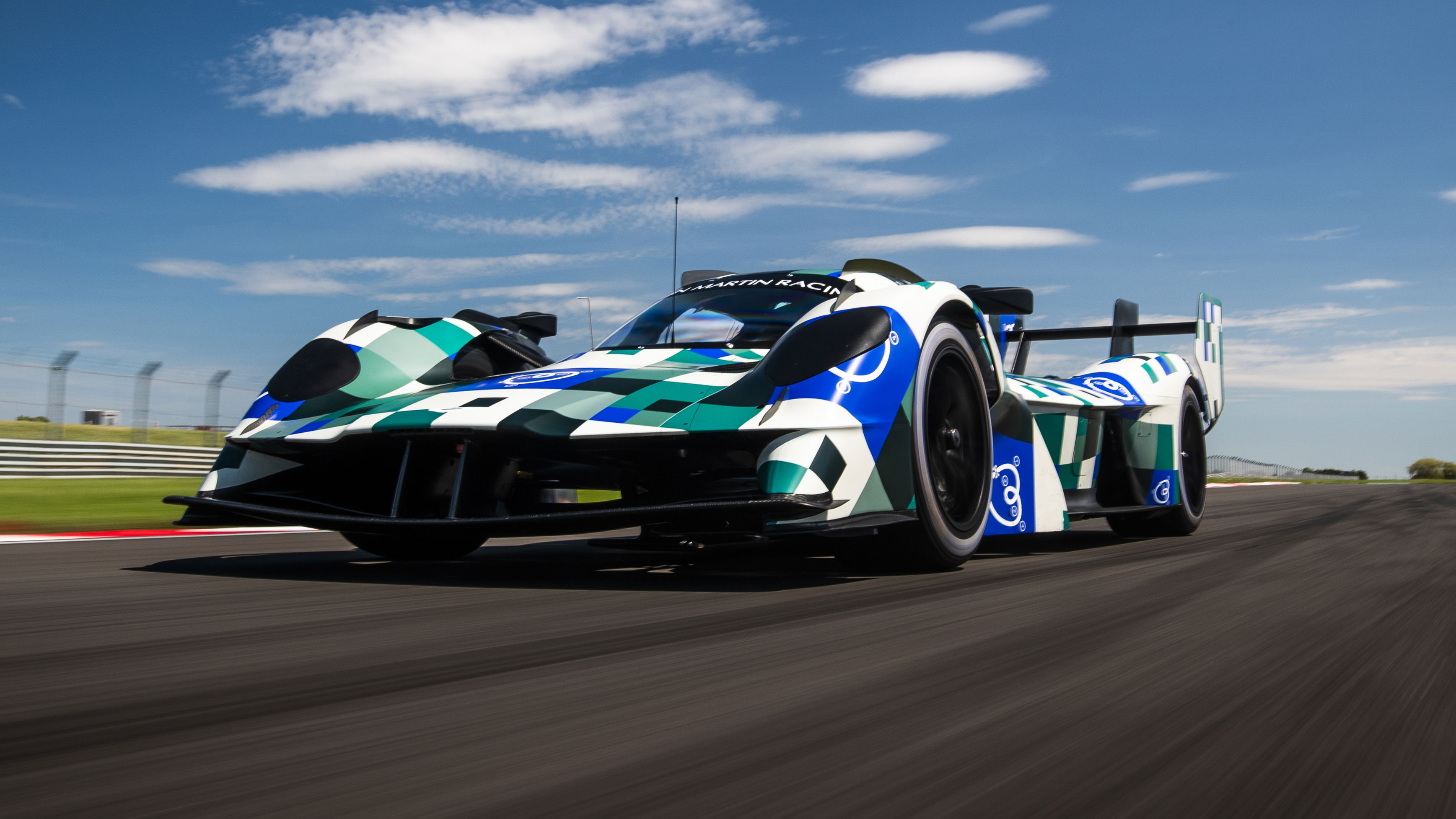 Aston Martin Valkyrie AMR-LMH - front